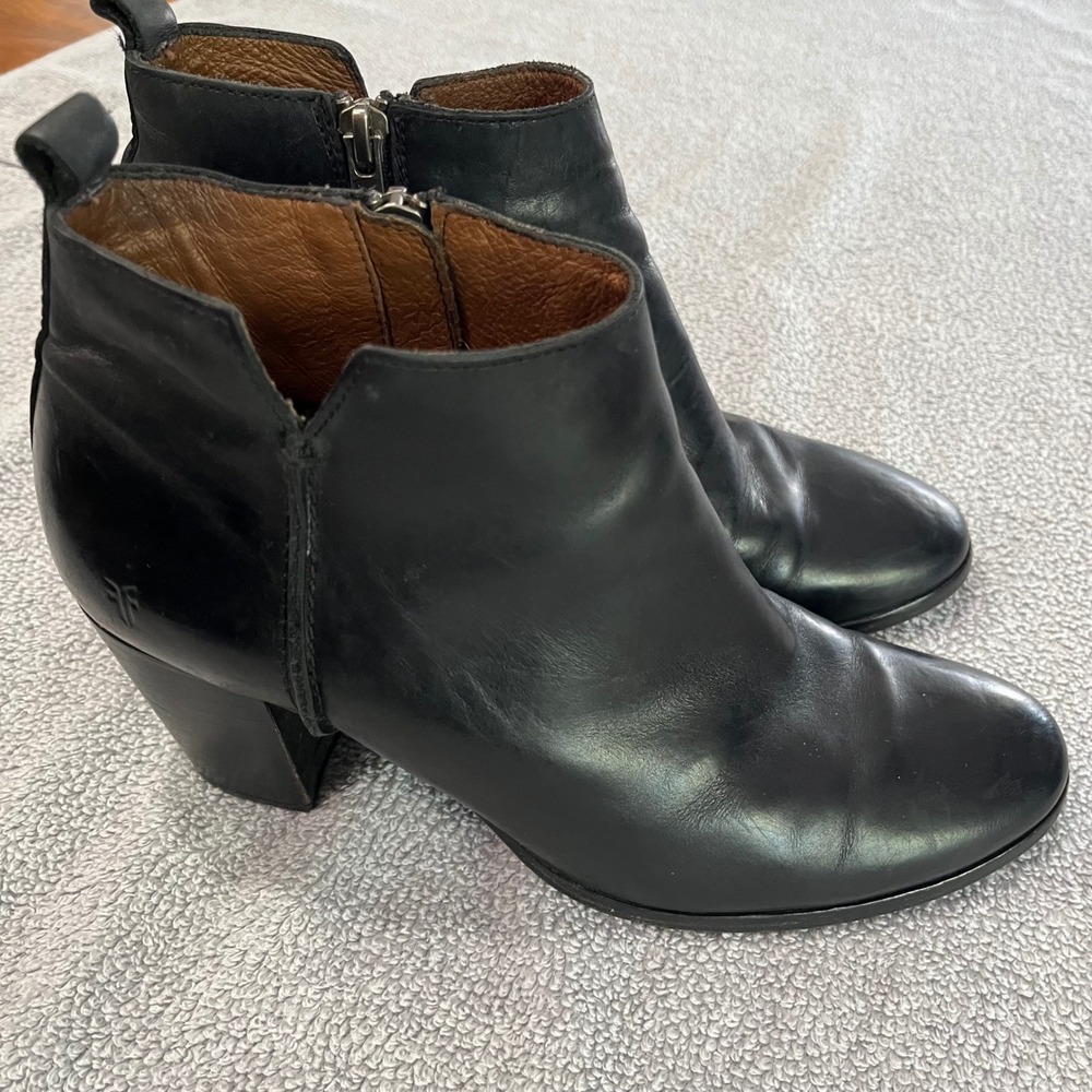 Frye Melissa Shootie Black Leather Ankle Boots Block Heel 3476790-BLK Womens 8 B